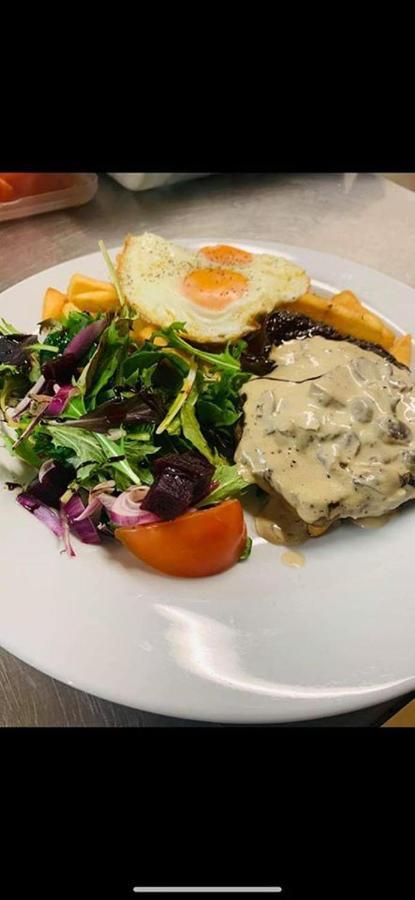 헌틀리 Essex Arms 모텔 외부 사진
